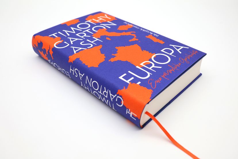 175045_GartonAsh_Europa_BA_01.jpg